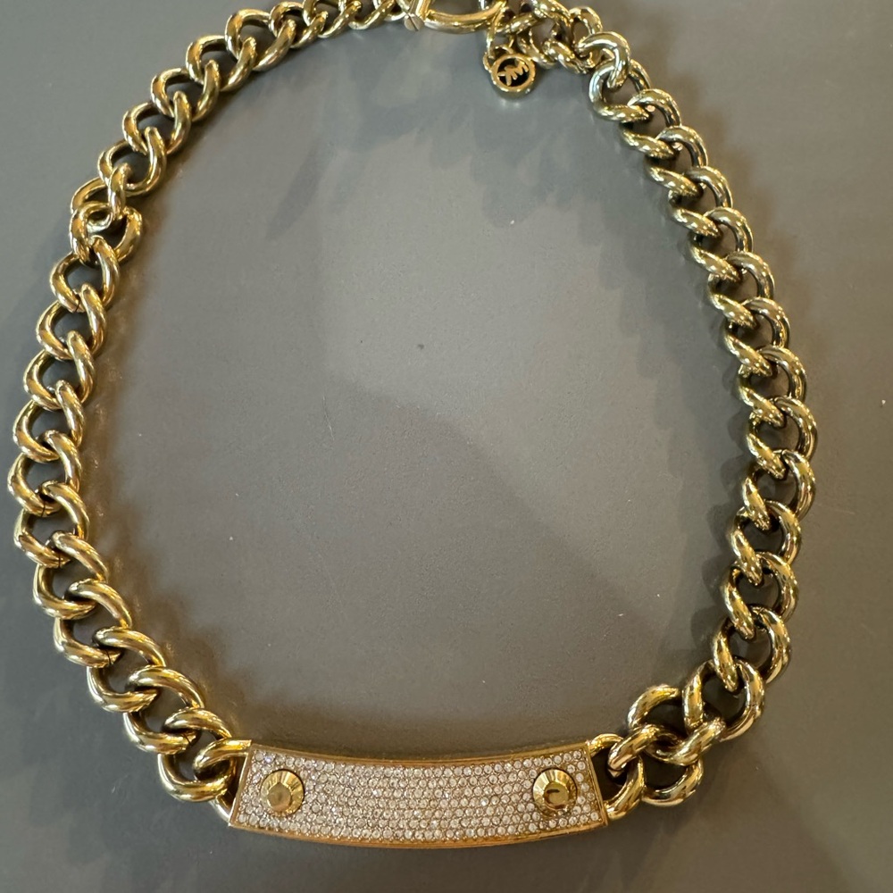 Elegant Gold Chain Necklace